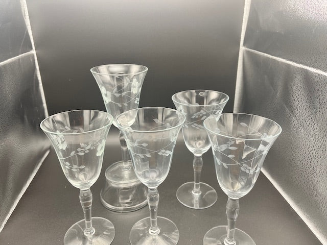 VINTAGE Mid to Early Century Floral Etched Wine Glasses - Set of 7 - Rare Find!